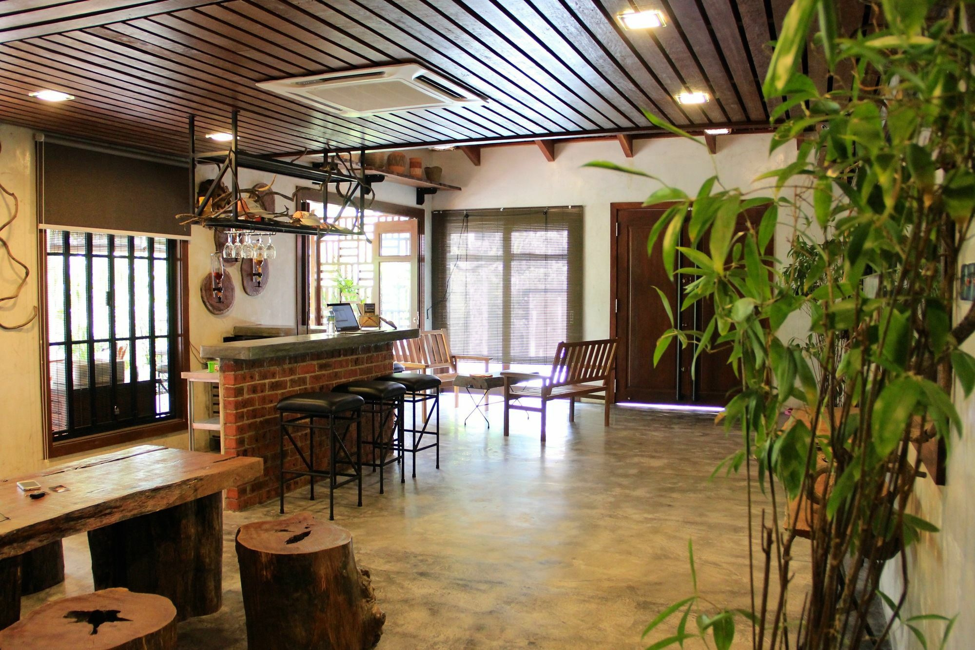 イポー イポ センシズ Bed & Breakfast エクステリア 写真